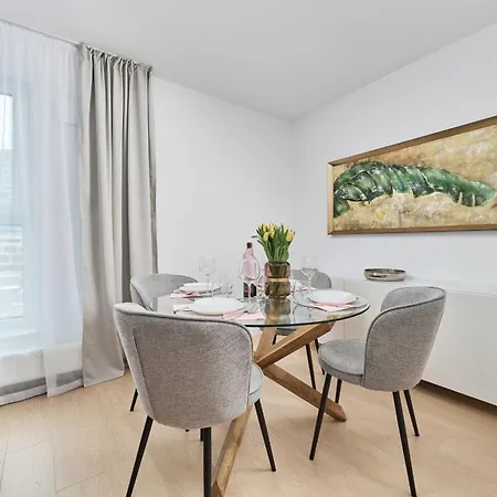 Appartement Prestige Gwiazdzista With Free Garage In By Renters