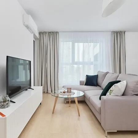 アパート Prestige Gwiazdzista With Free Garage In By Renters ヴロツワフ